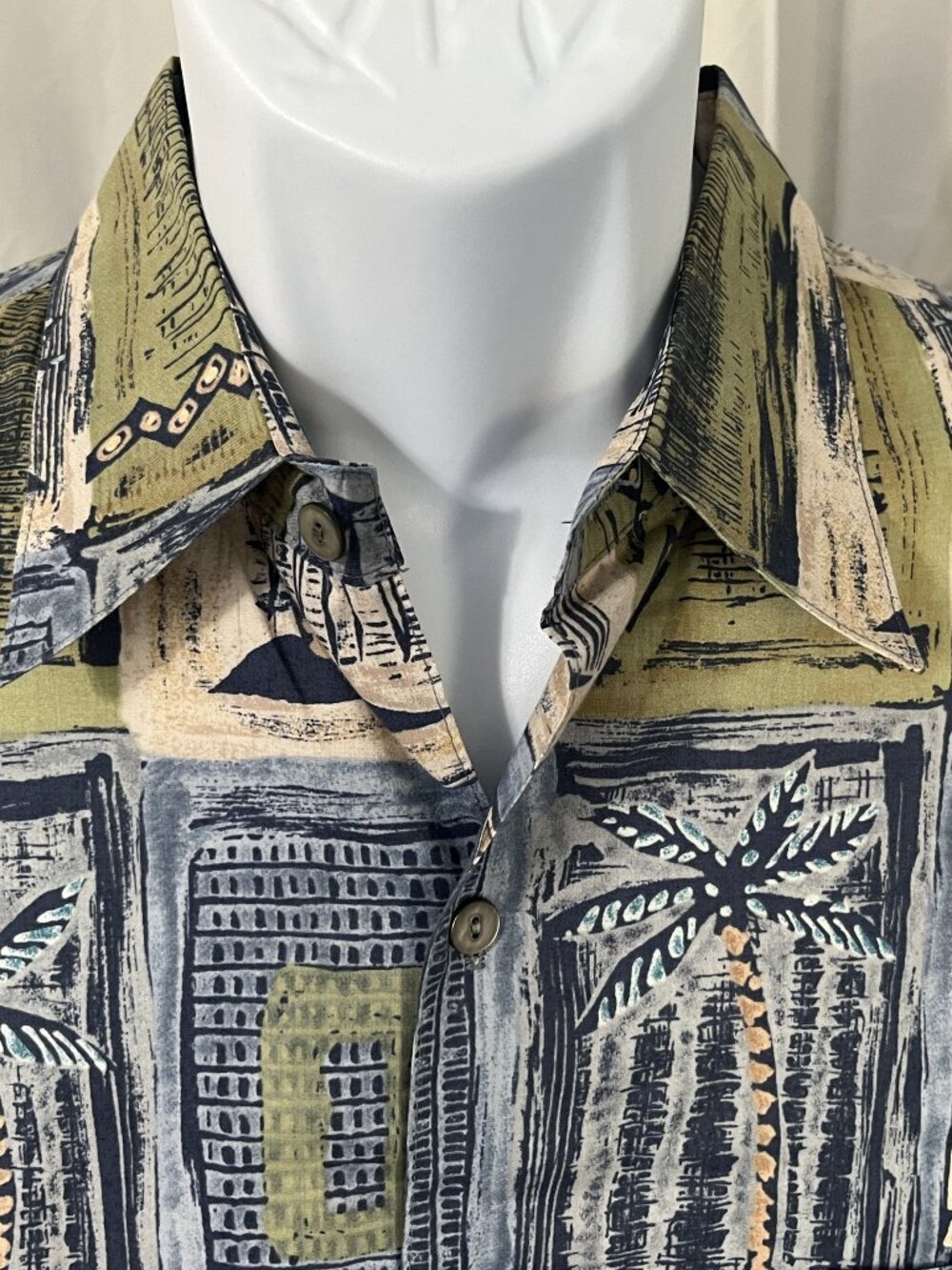 🌺 Tori Richard Men’s L Blue Green Tan Tribal Hawaiian Short Sleeve Shirt EUC 🌴